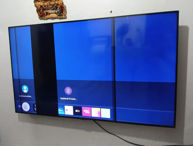 Vendo Smart TV Samsung 50UNTU7000G com defeito na tela.