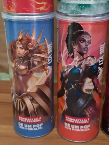 4 Latas da Pringles (VAZIAS)