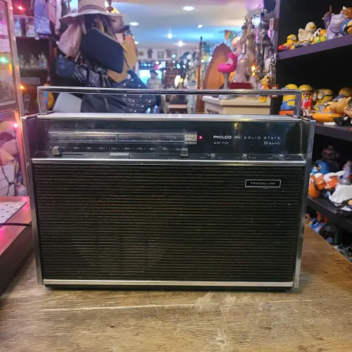 Rádio Philco Transglobe. Funcionamento perfeito.