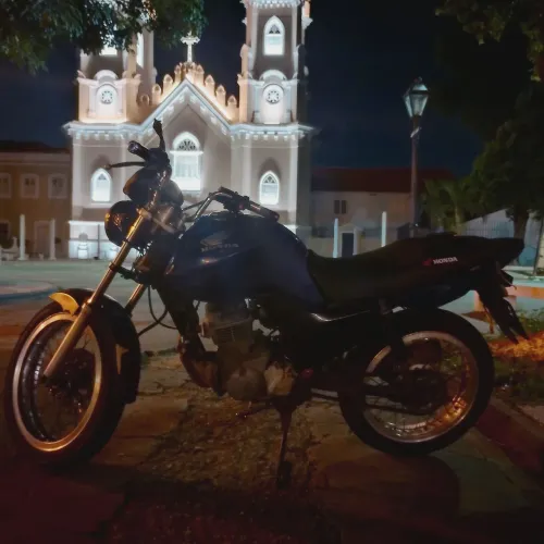 Moto muito boa pra quem quer conforto e velocidade