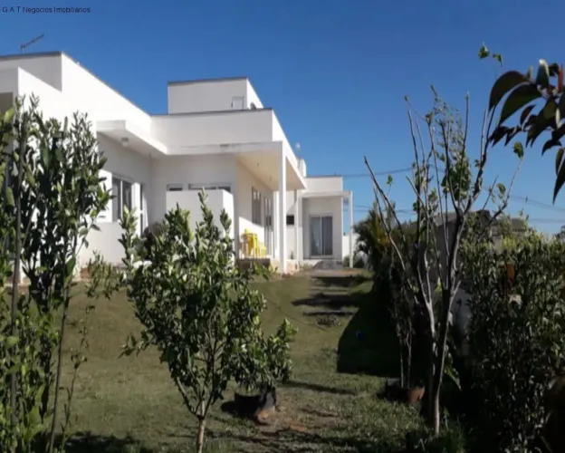 Casa em condomínio à venda em Salto de Pirapora-SP - 4 quartos, 3 suítes, 3 salas, 3 banhe