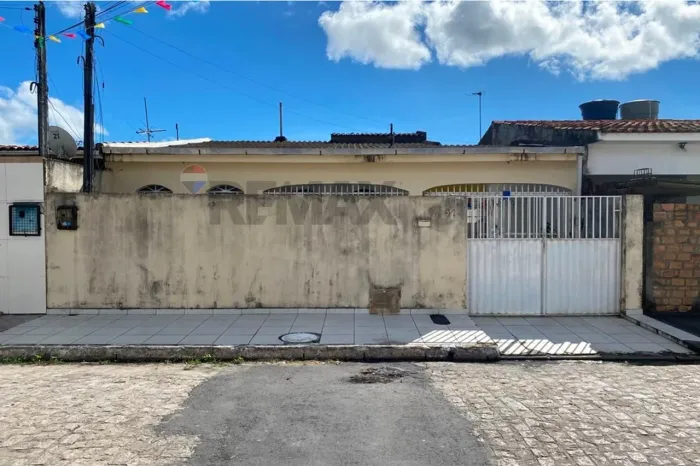 CASA NO SALVADOR LYRA EM MACEIÓ