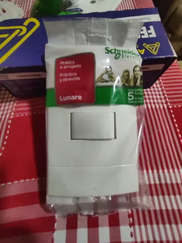 30 Interruptores simples 10A Lunare UP Scchneider