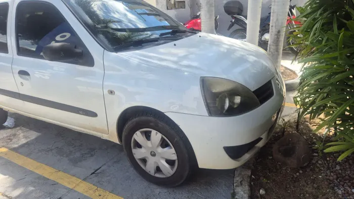 Renault Clio Hi-flex 1.0 16V 5P 2011