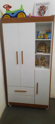 Guarda roupa para nenem