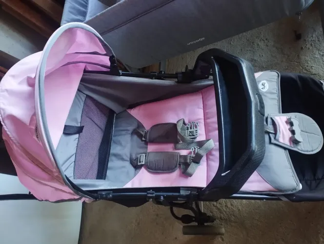 Kit, berço, carrinho,e bebê conforto