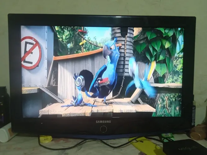 Uma tv que vai junto cm um conversor