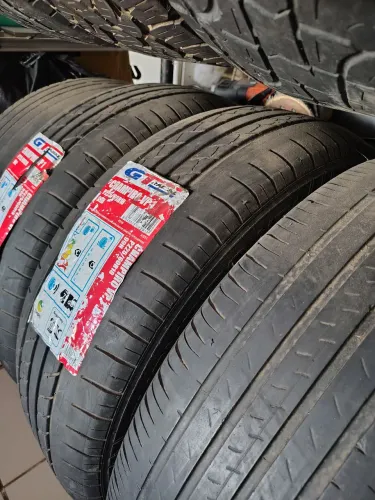 Pneus 225/60R18 seminovos interessado comparecer na borracharia F &A Av,Val paraíso 1430B