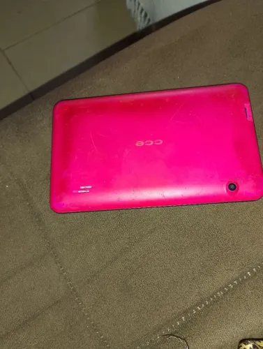 Um tablet  cce