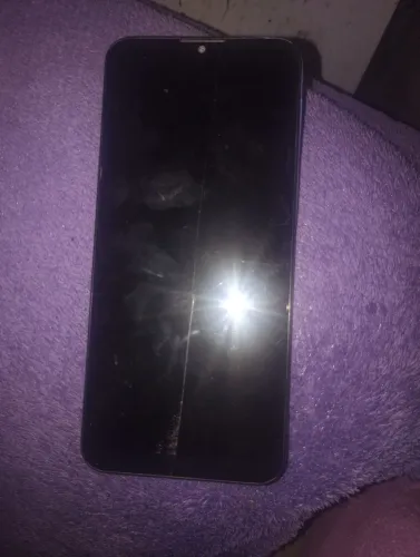 Moto g 30 bateria inchada Não sei se liga e pra quem quer concerta ou aproveita peças.