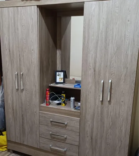 Guarda-roupa 4 portas