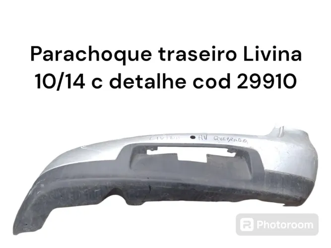 Parachoque traseiro Livina com detalhe 