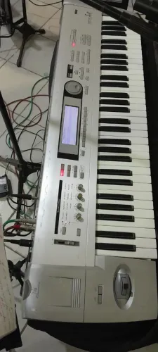 Vendo teclado Korg triton lê valor 2.900
