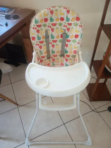 Cadeirinha infantil para refeição