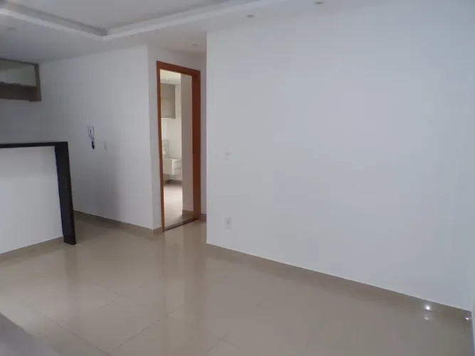 Apartamento térreo semi-mobiliado 2 quartos 1 vaga no Pinheirinho