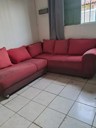 Vende se um sofá de canto