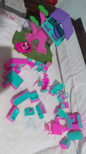Casinha na árvore mobiliada