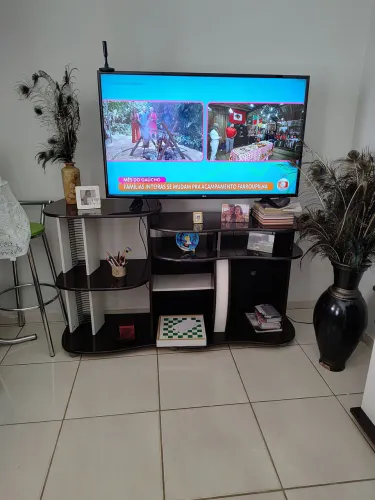 Rack para televisão média