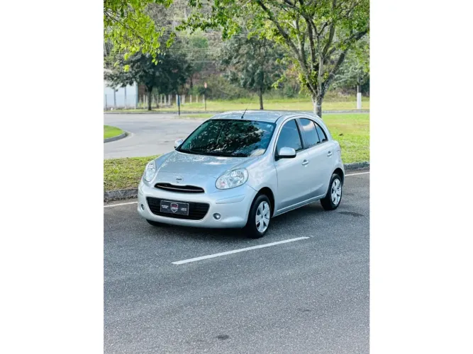 Nissan March S 1.6 16V Flexstart 5P 2014