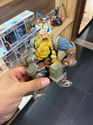 action figure de Muradin Bronzebeard (Rei da Montanha Anão) do jogo Warcraft III