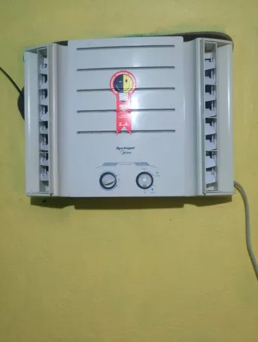 Ar condicionado de janela em ótimo estado