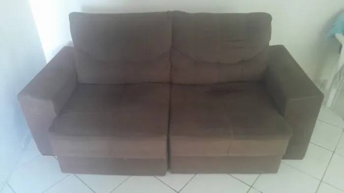 Sofá Retrátil e Reclinável 2 Lugares Marrom - Confortável | R$ 500
