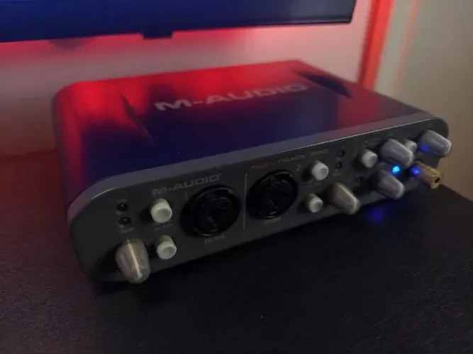 Interface de áudio m-audio fast track pro