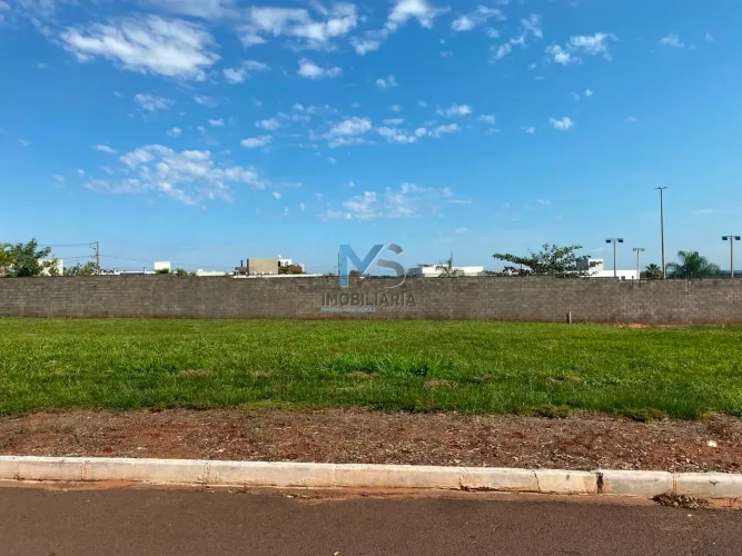 Terreno à no Condomínio Mirante do Rio Paraná-PR