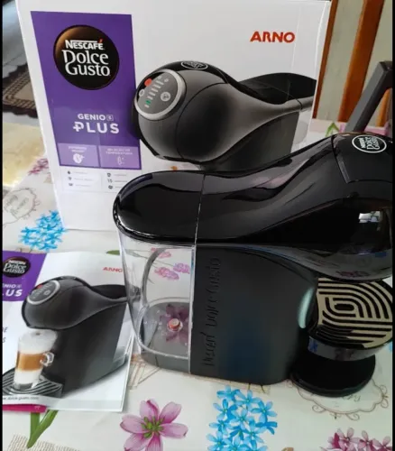 Cafeteira Nescafé Dolce Gusto Arno Genio S Plus Dgs2 Preta Cor Preto