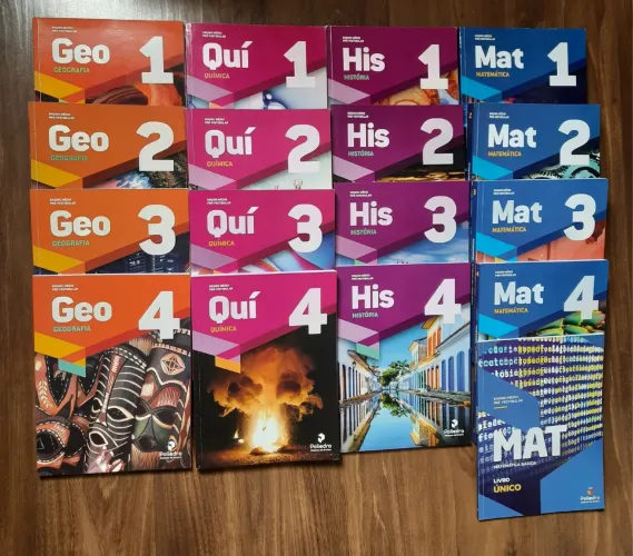Livros pré-vestibular Poliedro 2024 - Coleção completa