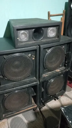 Caixas de som 15" 550w cada