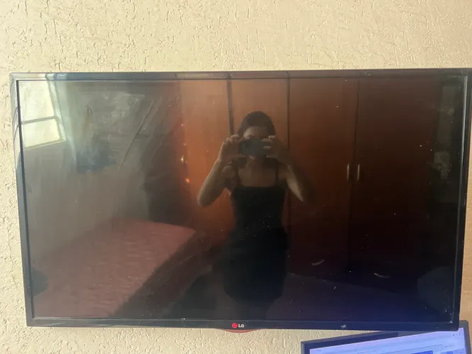 Televisão 42 polegadas smart LG modelo 42LN5400