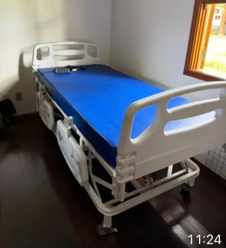 CAMA HOSPITALAR MOTORIZADA