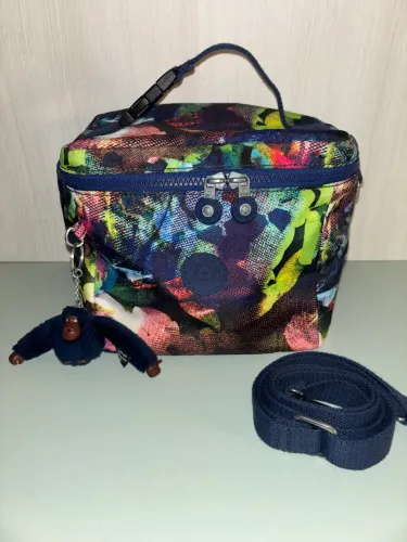 lancheira térmica KIPLING - em perfeitas condição 