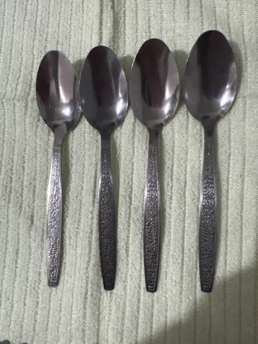 Mulheres de inox antigo