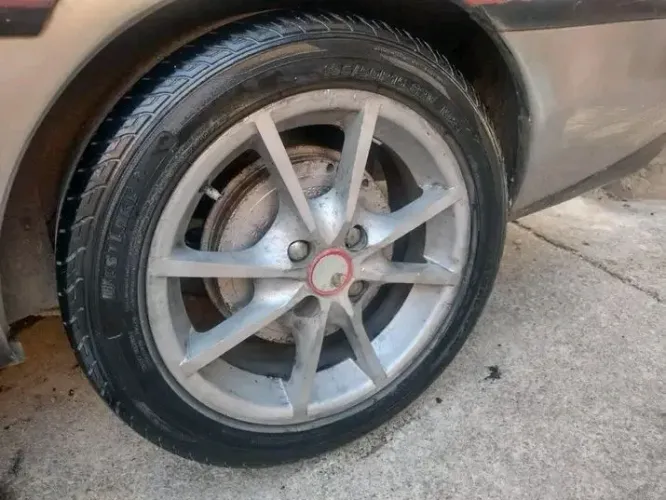 Vendo roda 15 liga leve