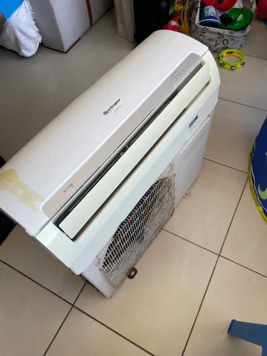 Ar condicionado Springer Midea 9.000 com defeito