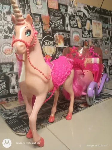 BARBIE COLLECTOR - CARRUAGEM COMPLETA COM UNICORNIO - UMA RARIDADE BEM ANTIGA