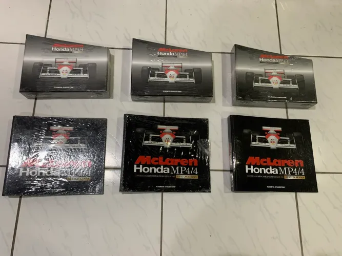 Porta Fascículos - Mclaren MP4/4 1/8 Deagostini