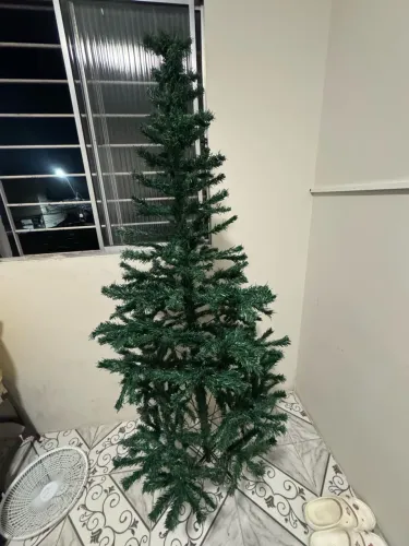 ÁRVORE DE NATAL 1,80M COMPLETA - R$ 250