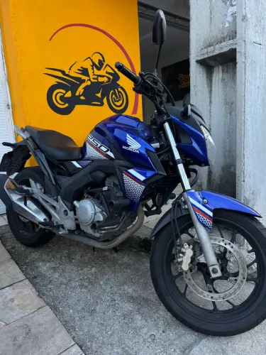 Cb 250 Twister 2022 - financiamento em 48x e cartão em 18x