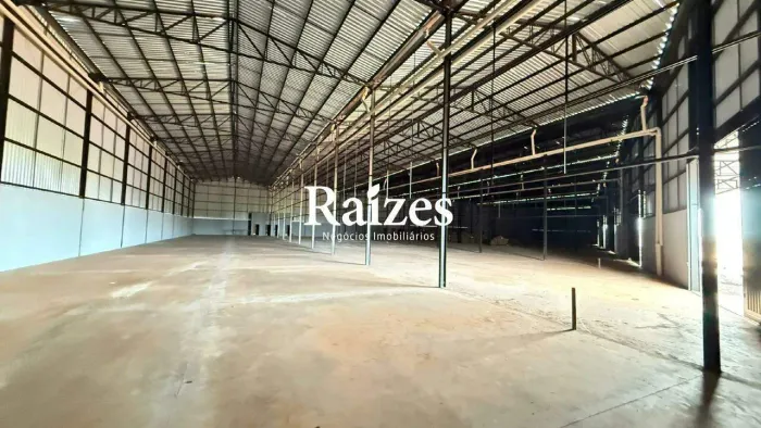 Galpão Comercial 820m² à venda em Uberlândia no Loteamento Centro Empresarial LESTE