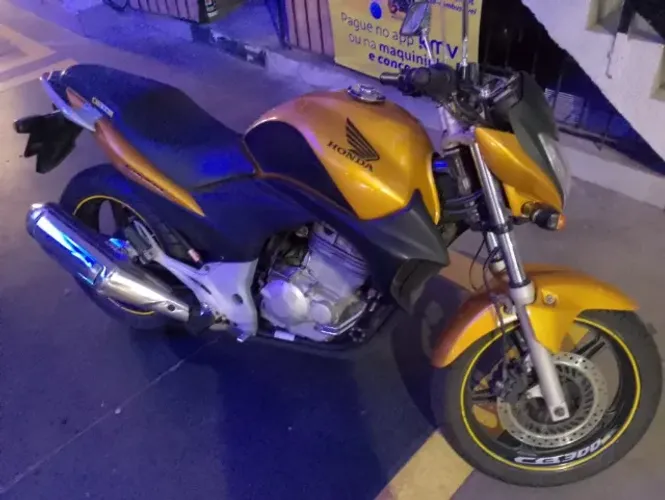 Cb300r super conservada