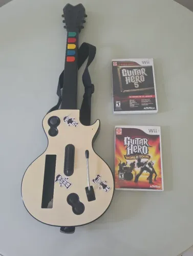 Guitarra wii com 2 jogos