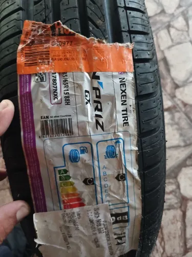Pneu 185/65 R15 novo, oportunidade!