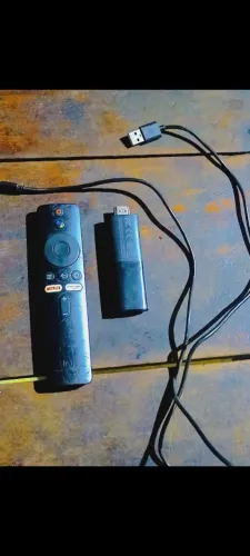 TV Box bem conservado vários filmes e música e desenhos disponíveis