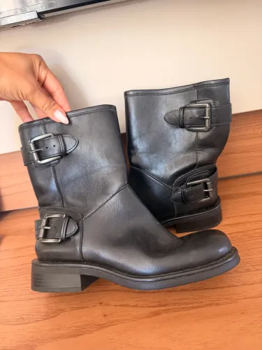 Bota Zara