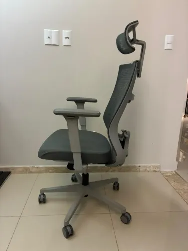 Cadeira Ergonômica Elements Vertta