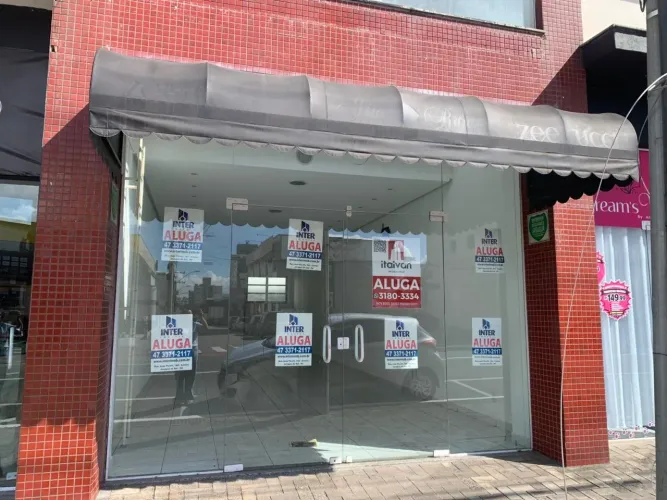 Sala Comercial para Locação em Jaraguá do Sul, Centro, 1 banheiro, 1 vaga