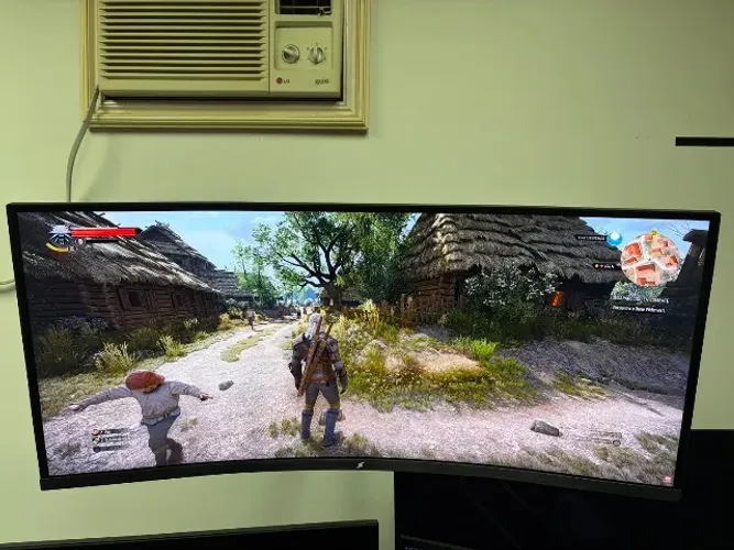 Monitor Gamer SuperFrame Prisma, 34 Pol, Curvo, Quad HD, 1ms, 180Hz (10 meses de uso)